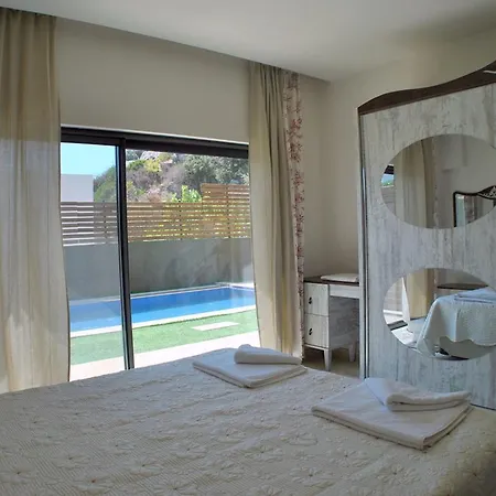 Sade Villa *